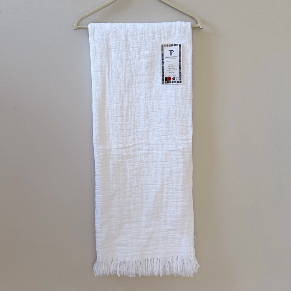 Texteis Penedo Elegant White Cotton Fringed Throw Blanket, 50"x70"